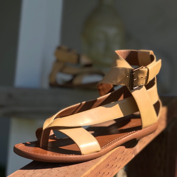 SOLD BOTTEGA VENETA Tan cross-over strap sandals - Picture 3 of 8